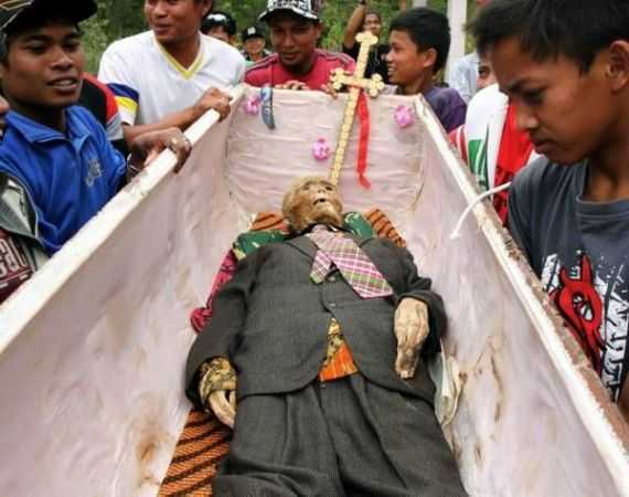 похороны на Сулавеси
