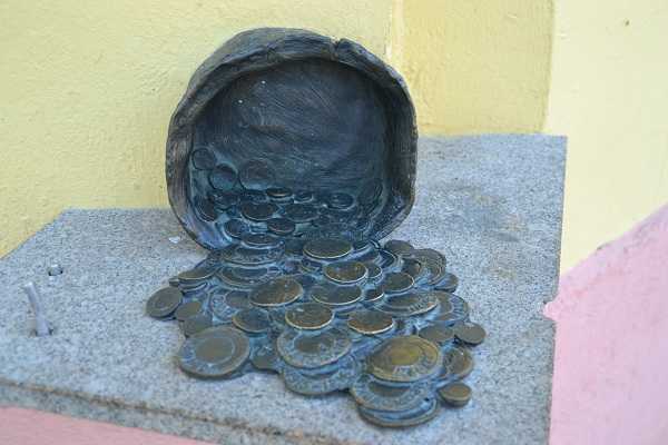 Клайпеда горшочек в монетами