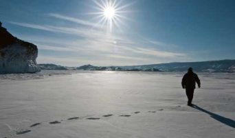 Зачем едут на Байкал в марте?