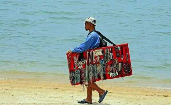 На что потратить 100 бат на пляже в Паттайе