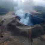 вулкан Ясур, кратер