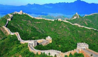 Великая Китайская стена — самое грандиозное строение на Земле
