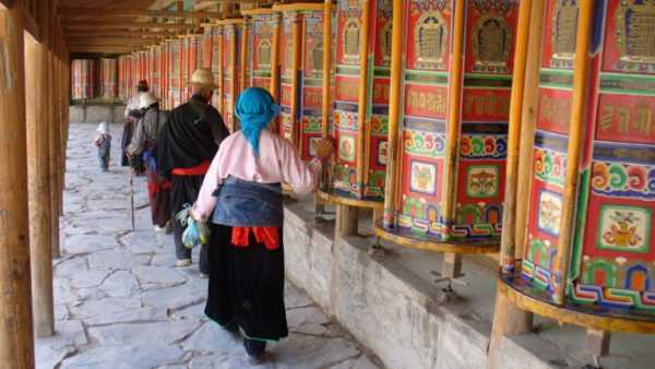 монастыри Тибета фото