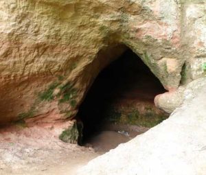 Саблинские пещеры и водопады. Ленинградская область
