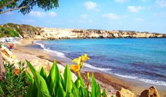 Стоит ли отправляться отдыхать на Кипр весной