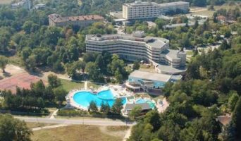 Отдых на геотермальных источниках в Хисаря, Болгария