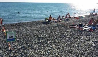 Адлер. Дикий пляж Крылья Балтики у границы с Абхазией