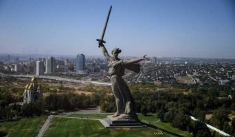 Памятник Родина-мать в Волгограде