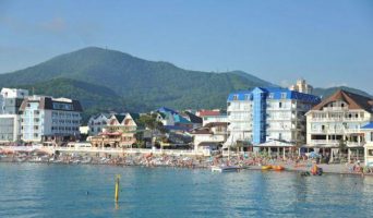 Пляж Лазурный в поселке Лазаревское