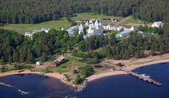 Остров Коневец на Ладонежском озере. Достопримечательности