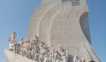 Памятник первооткрывателям в Лиссабоне. Полезная информация
