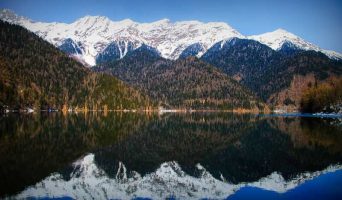 Из Сочи через Гагру на озеро Рица в Абхазии