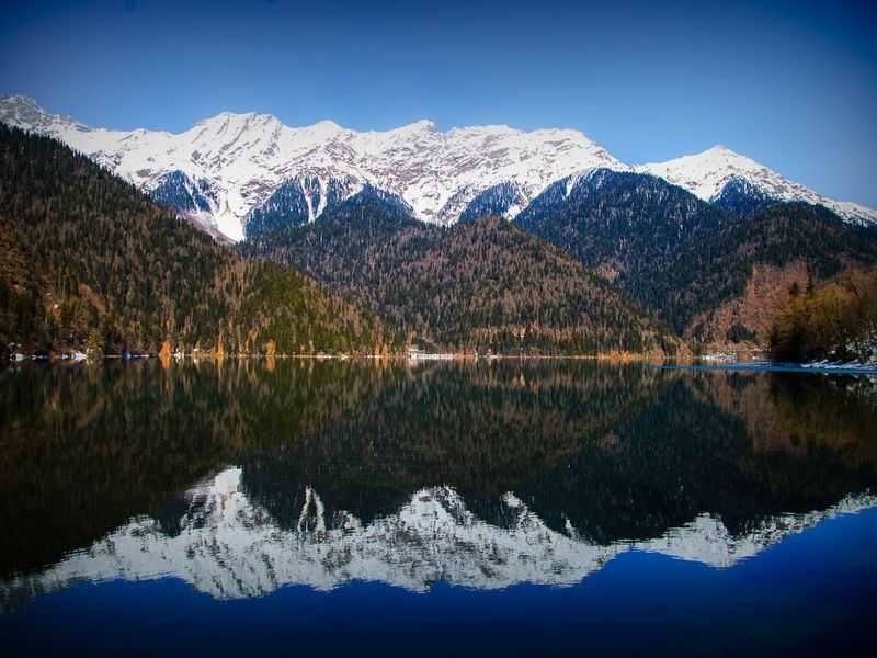 озеро Рица в Абхазии
