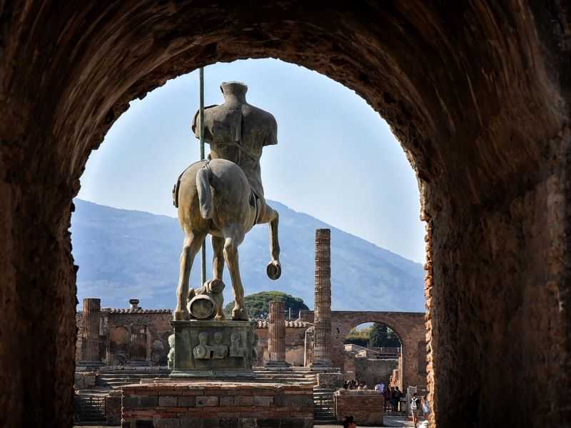 Онлайн-экскурсия «На машине времени в Помпеи»