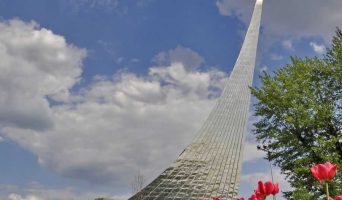 Музей космонавтики у подножия монумента «Покорителям космоса» на ВДНХ