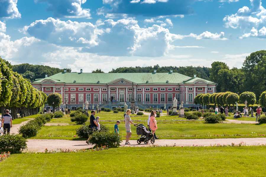 Площадь усадьбы кусково. Музей усадьба Кусково. Парковый ансамбль Кусково. Выхино усадьба Кусково.