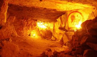 Подземная красота Сьяновских пещер в Подмосковье