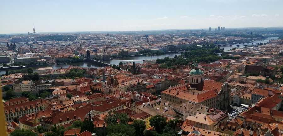Вид на Прагу с собора св. Витта