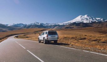 Что посмотреть в Приэльбрусье летом на машине?