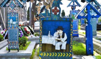 Чимитирул-Весел В Румынии. Не кладбище, а веселуха на каждой могиле