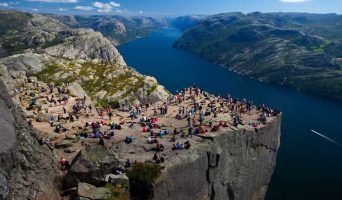 Прекестулене (Кафедра Рок) в Норвегии. Маршрут наверх