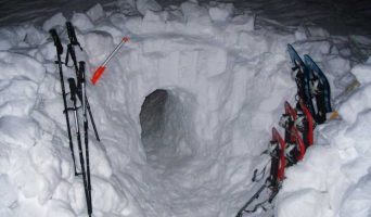 Как ночевать в снегу, или как обойтись без палатки зимой