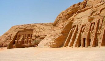 Храм Абу-Симбел, который уже не существует, но стоит и восхищает