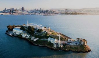 Тюрьма Алькатрас как туристический объект