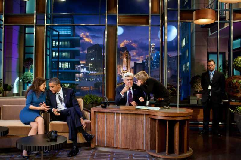 Такое же ночное шоу Джея Лено на канале NBC. Гость - Барак Обама.