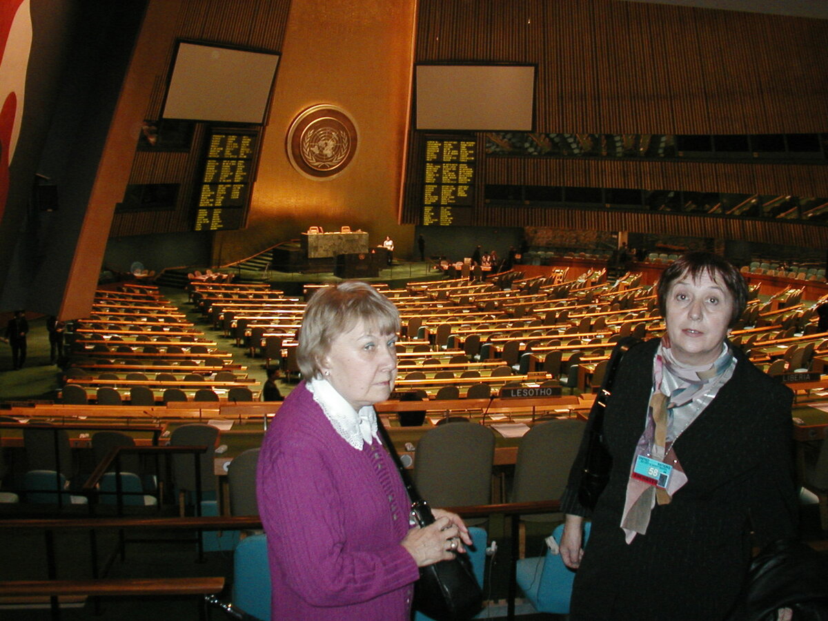 Наши гости в зале Генассамблеи ООН