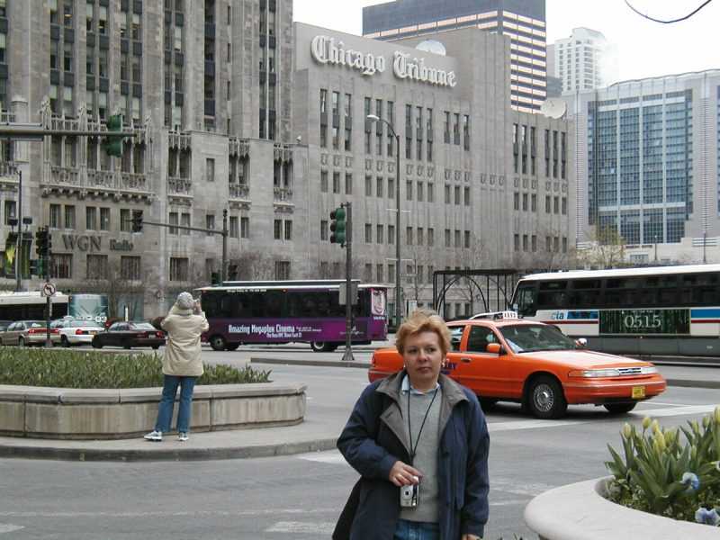 Вид на здание редакции газеты “Chicago Tribune”.