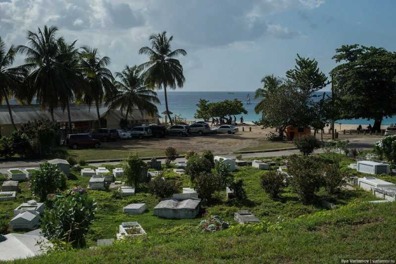 Кладбище недалек от пляжа