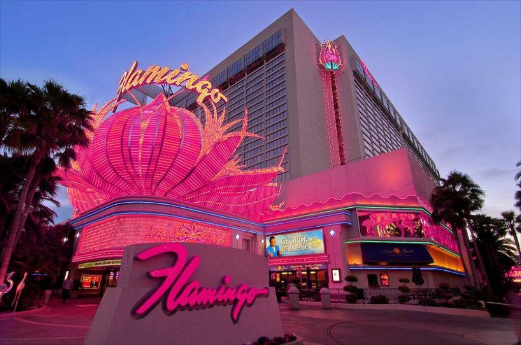 Отель-казино "Фламинго"ночью (2005 г.)