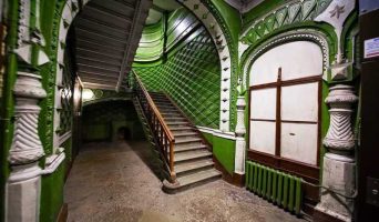 Нескучная экскурсия по парадным Санкт-Петербурга