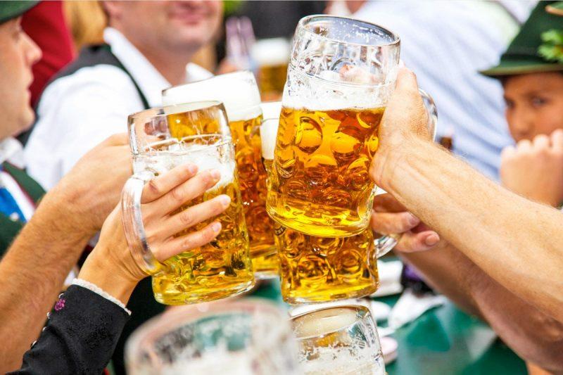 Немецкое пиво надо пить в прозрачных бокалах
