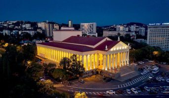 Зимний театр Сочи — место, мимо которого нельзя пройти