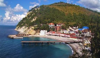 Джанхот: красивый хутор у Черного моря, музеи, Жемчужина Желаний, катание на БТР