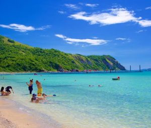 Райские уголки среди волн: погружение в мир удивительных пляжей острова Ко Лан