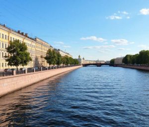Путешествие по 5 самым красивым местам набережной Невы