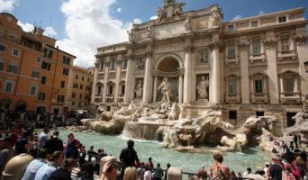 Фонтан Треви – перекресток трех дорог в Риме